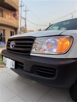 تۆیۆتا لاند کروزەر